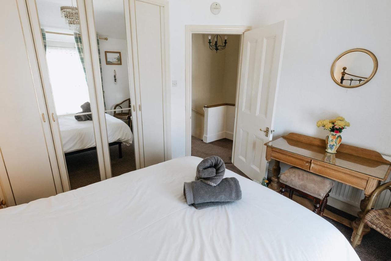 Willow Cottage - Cost 3 Bed Cottage In Penrhyn Bay With Sea Views With Access To Snowdonia Rhos-on-Sea Exterior photo